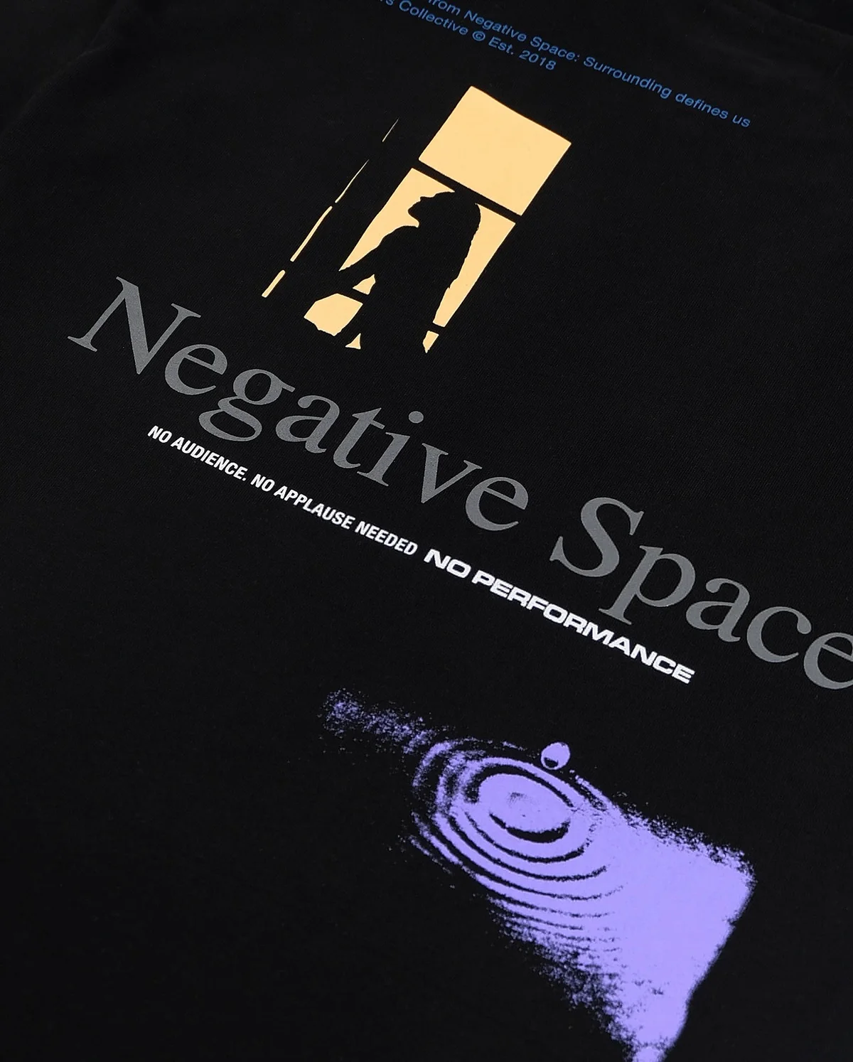 Tee 'Negative Space' Black