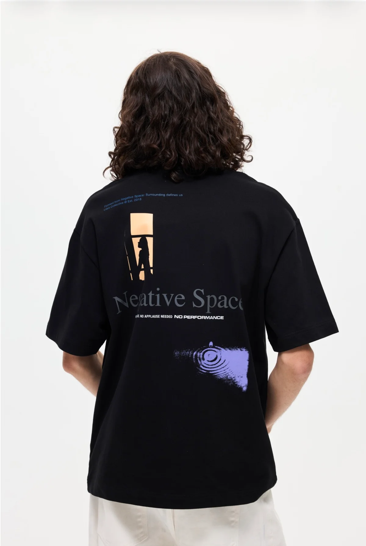 Tee 'Negative Space' Black